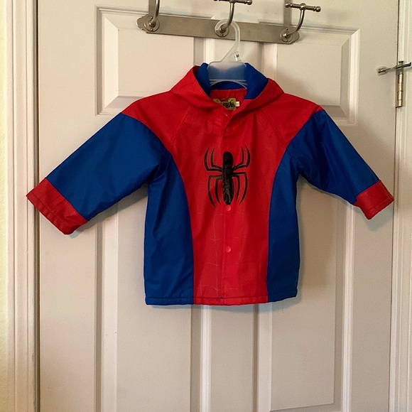 Spider-Man Raincoat - Picture 1 of 3